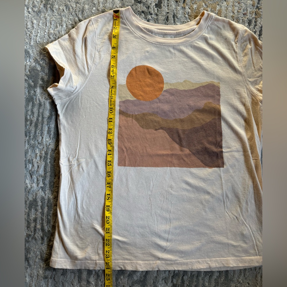 Universal Thread Women’s T-shirt. Large. E1 - Picture 5 of 7
